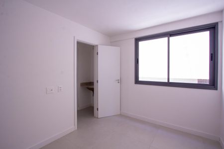 Apartamento à venda com 144m², 4 quartos e 2 vagasSuíte 2