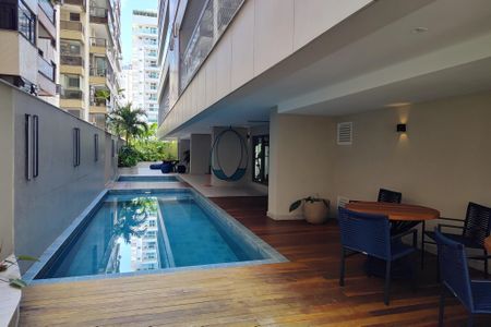 Apartamento à venda com 144m², 4 quartos e 2 vagasÁrea comum - Piscina