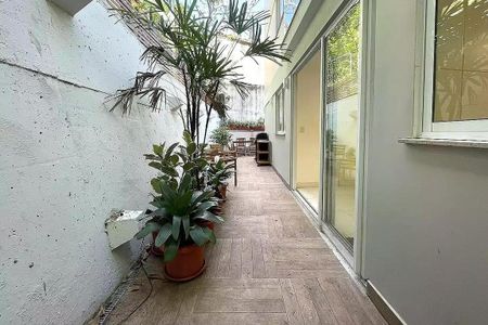 Apartamento à venda com 103m², 2 quartos e 1 vaga