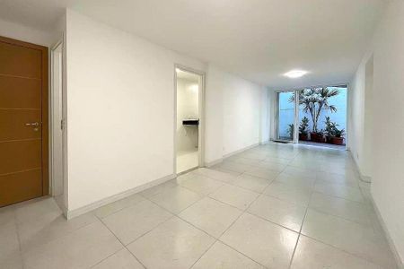 Apartamento à venda com 103m², 2 quartos e 1 vaga