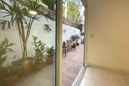 Apartamento à venda com 103m², 2 quartos e 1 vaga