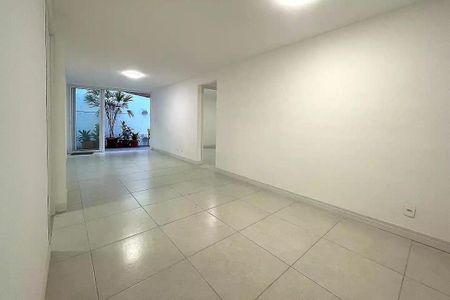 Apartamento à venda com 103m², 2 quartos e 1 vaga