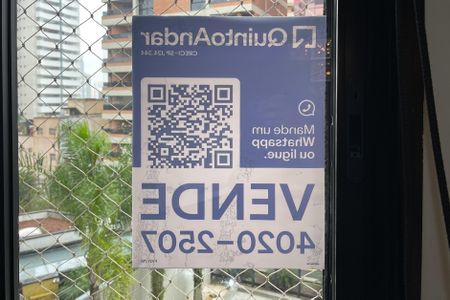 Apartamento à venda com 124m², 4 quartos e 2 vagasPlaca na Sala de TV