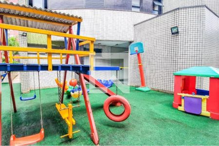 Apartamento à venda com 124m², 4 quartos e 2 vagasÁrea comum - Playground