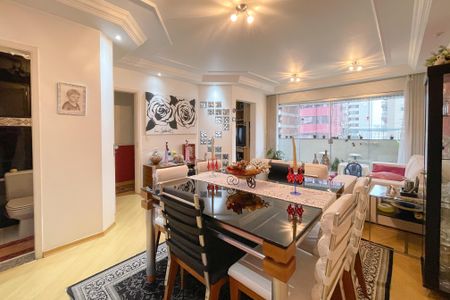 Apartamento à venda com 124m², 4 quartos e 2 vagasSala