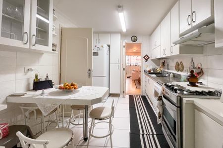 Apartamento à venda com 124m², 4 quartos e 2 vagasCozinha