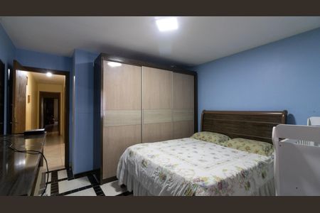 Casa à venda com 280m², 4 quartos e 2 vagasSuíte 2