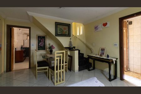 Casa à venda com 280m², 4 quartos e 2 vagasSala