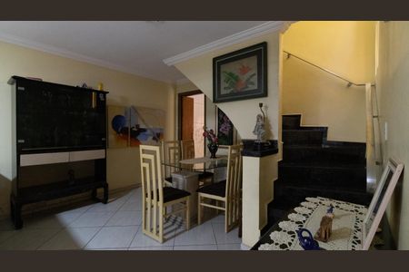 Casa à venda com 280m², 4 quartos e 2 vagasSala