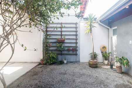 Casa para alugar com 180m², 3 quartos e 2 vagas Casa para alugar com 180m², 3 quartos e 2 vagasQuintal dos Fundos