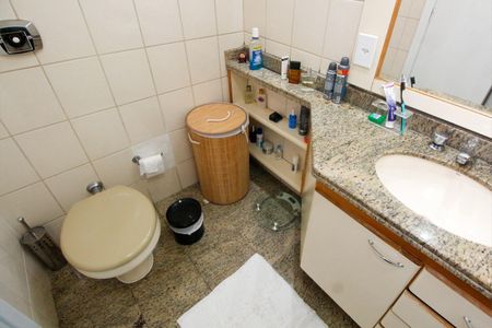 Apartamento à venda com 148m², 4 quartos e 4 vagas Apartamento à venda com 148m², 4 quartos e 4 vagasBanheiro da Suíte 1