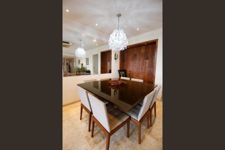 Apartamento à venda com 173m², 4 quartos e 3 vagasSala