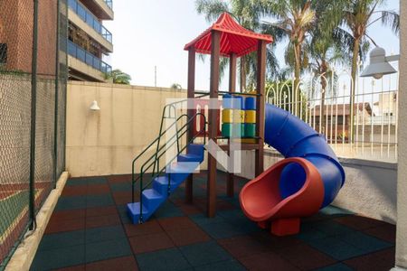 Apartamento à venda com 173m², 4 quartos e 3 vagasÁrea comum - Playground