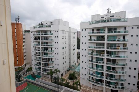 Apartamento à venda com 173m², 4 quartos e 3 vagasVista da Suíte 1