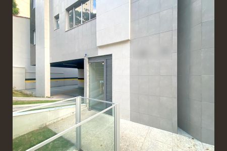 Apartamento à venda com 74m², 1 quarto e 2 vagas Apartamento à venda com 74m², 1 quarto e 2 vagasFachada