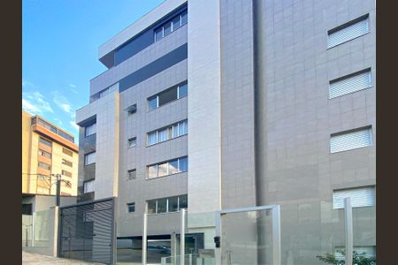 Apartamento à venda com 74m², 1 quarto e 2 vagas Apartamento à venda com 74m², 1 quarto e 2 vagasFachada