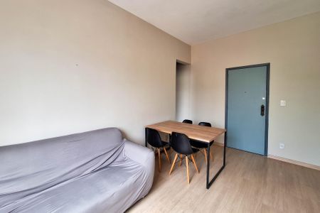 Apartamento à venda com 67m², 1 quarto e 1 vaga Apartamento à venda com 67m², 1 quarto e 1 vagaSala