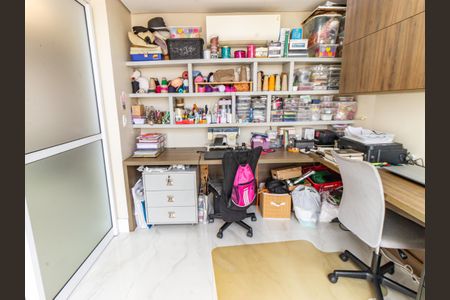 Apartamento à venda com 177m², 3 quartos e 2 vagas Apartamento à venda com 177m², 3 quartos e 2 vagasEscritório