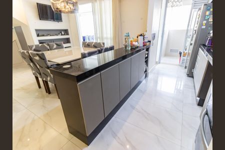 Apartamento à venda com 177m², 3 quartos e 2 vagas Apartamento à venda com 177m², 3 quartos e 2 vagasCozinha