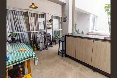 Apartamento à venda com 177m², 3 quartos e 2 vagas Apartamento à venda com 177m², 3 quartos e 2 vagasTerraço