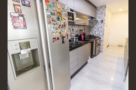 Apartamento à venda com 177m², 3 quartos e 2 vagas Apartamento à venda com 177m², 3 quartos e 2 vagasCozinha
