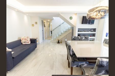 Apartamento à venda com 177m², 3 quartos e 2 vagas Apartamento à venda com 177m², 3 quartos e 2 vagasSala