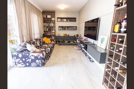 Apartamento à venda com 177m², 3 quartos e 2 vagas Apartamento à venda com 177m², 3 quartos e 2 vagasSala de TV