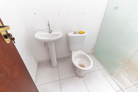 Casa de condomínio para alugar com 55m², 2 quartos e 1 vaga Casa de condomínio para alugar com 55m², 2 quartos e 1 vagaBanheiro