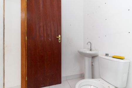 Casa de condomínio para alugar com 55m², 2 quartos e 1 vaga Casa de condomínio para alugar com 55m², 2 quartos e 1 vagaBanheiro