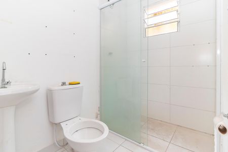 Casa de condomínio para alugar com 55m², 2 quartos e 1 vaga Casa de condomínio para alugar com 55m², 2 quartos e 1 vagaBanheiro