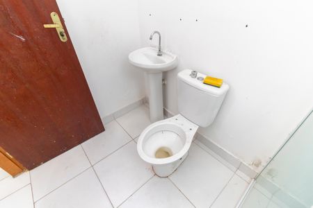 Casa de condomínio para alugar com 55m², 2 quartos e 1 vaga Casa de condomínio para alugar com 55m², 2 quartos e 1 vagaBanheiro