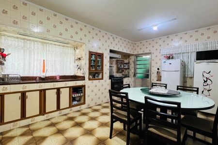 Casa à venda com 250m², 3 quartos e 2 vagas Casa à venda com 250m², 3 quartos e 2 vagasCozinha