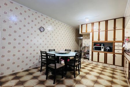 Casa à venda com 250m², 3 quartos e 2 vagas Casa à venda com 250m², 3 quartos e 2 vagasCozinha