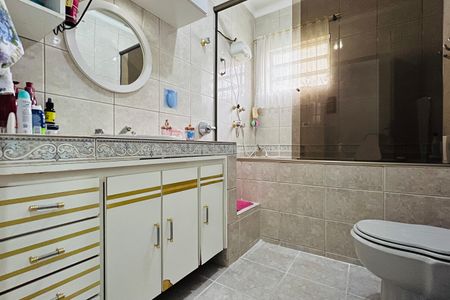 Casa à venda com 250m², 3 quartos e 2 vagas Casa à venda com 250m², 3 quartos e 2 vagasBanheiro 1