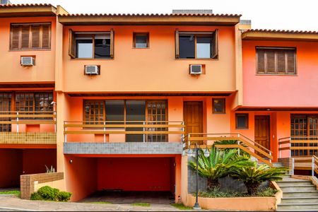 Casa de condomínio à venda com 285m², 3 quartos e 4 vagasFachada