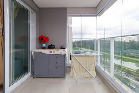Apartamento à venda com 61m², 2 quartos e 1 vagaSala - Varanda