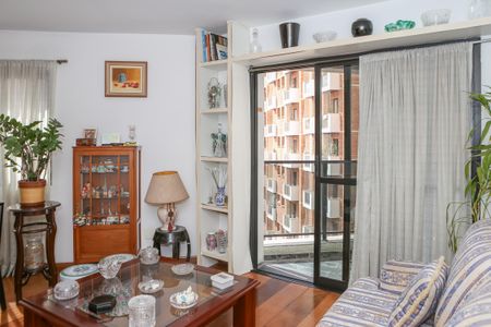 Apartamento para alugar com 249m², 3 quartos e 2 vagas Apartamento para alugar com 249m², 3 quartos e 2 vagasSala