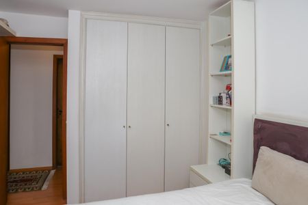 Apartamento para alugar com 249m², 3 quartos e 2 vagas Apartamento para alugar com 249m², 3 quartos e 2 vagasQuarto