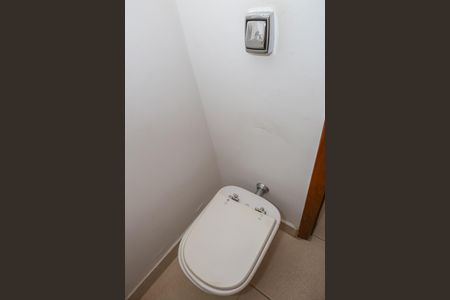 Apartamento para alugar com 249m², 3 quartos e 2 vagas Apartamento para alugar com 249m², 3 quartos e 2 vagasLavabo