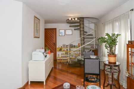 Apartamento para alugar com 249m², 3 quartos e 2 vagas Apartamento para alugar com 249m², 3 quartos e 2 vagasSala