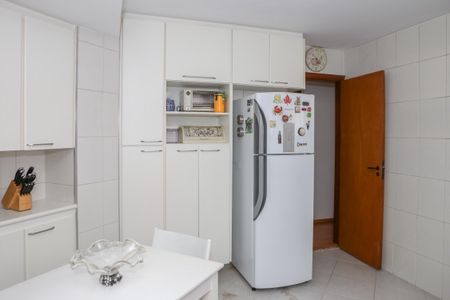Apartamento para alugar com 249m², 3 quartos e 2 vagas Apartamento para alugar com 249m², 3 quartos e 2 vagasCozinha