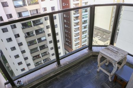 Apartamento para alugar com 249m², 3 quartos e 2 vagas Apartamento para alugar com 249m², 3 quartos e 2 vagasSacada da Suíte