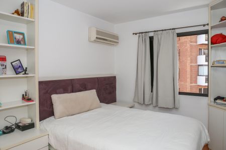Apartamento para alugar com 249m², 3 quartos e 2 vagas Apartamento para alugar com 249m², 3 quartos e 2 vagasQuarto
