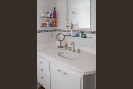 Apartamento para alugar com 249m², 3 quartos e 2 vagas Apartamento para alugar com 249m², 3 quartos e 2 vagasBanheiro da Suíte