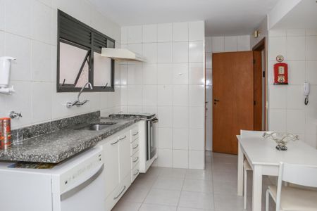 Apartamento para alugar com 249m², 3 quartos e 2 vagas Apartamento para alugar com 249m², 3 quartos e 2 vagasCozinha
