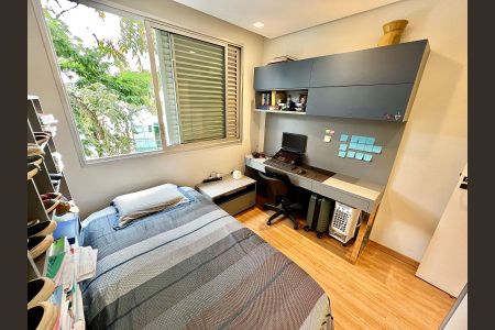 Apartamento à venda com 170m², 4 quartos e 3 vagasQuarto 2