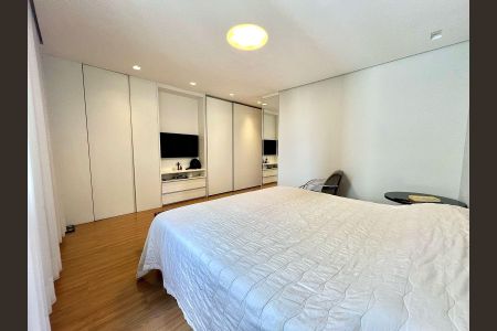 Apartamento à venda com 170m², 4 quartos e 3 vagasQuarto 4