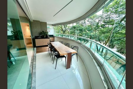 Apartamento à venda com 170m², 4 quartos e 3 vagasVaranda gourmet