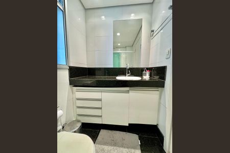 Apartamento à venda com 170m², 4 quartos e 3 vagasBanheiro social