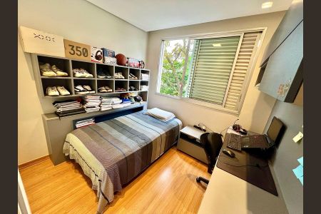 Apartamento à venda com 170m², 4 quartos e 3 vagasQuarto 2